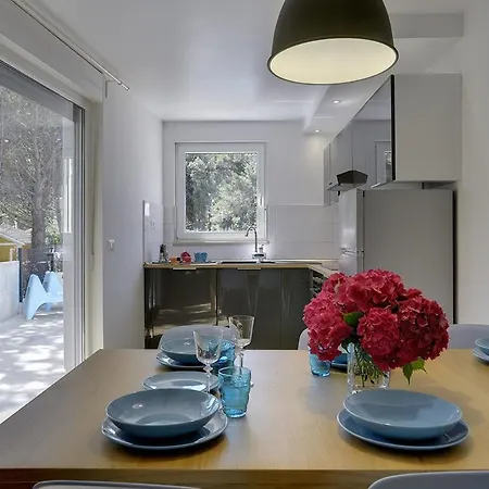 Chiara 普莱曼图拉