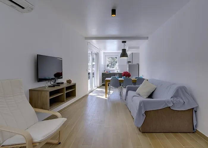 Chiara Villa *